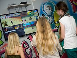 Detached Luxurious Lodge With Washingmachine, Near the Beach