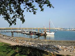 Detached Luxurious Lodge With Washingmachine, Near the Beach