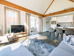 Modern Lodge With two Bath Rooms, Near the Beach