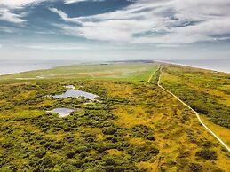 Modern Lodge With two Bath Rooms, Near the Beach