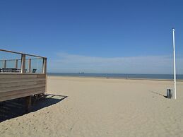 Spacious Apartment in Nieuwvliet near Sea