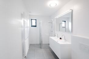 Villa Oesterdam Sleeps 12 Persons