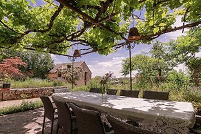 Charming Estate Dordogne With Pool