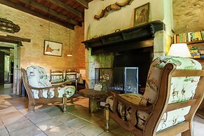 Charming Estate Dordogne With Pool