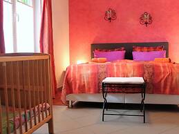 Cozy Holiday Home in Dorf Gutow near Sea