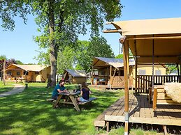 Tent Lodge With Sanitary Facilities at the Bedafse Bergen - Campsite
