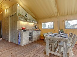 Tent Lodge With Sanitary Facilities at the Bedafse Bergen - Campsite