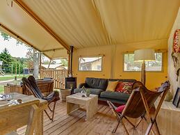 Tent Lodge With Sanitary Facilities at the Bedafse Bergen - Campsite