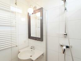 Cozy Bungalow With a Spacious Garden near the Sea