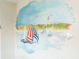 Cozy Bungalow With a Spacious Garden near the Sea