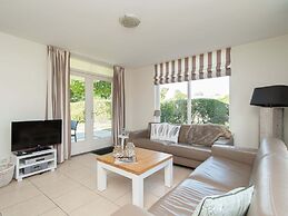 Cozy Bungalow With a Spacious Garden near the Sea