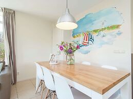 Cozy Bungalow With a Spacious Garden near the Sea