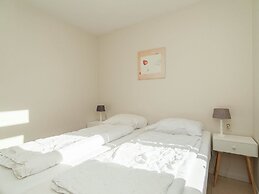 Cozy Bungalow With a Spacious Garden near the Sea