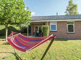 Cozy Bungalow With a Spacious Garden near the Sea