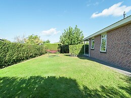 Cozy Bungalow With a Spacious Garden near the Sea