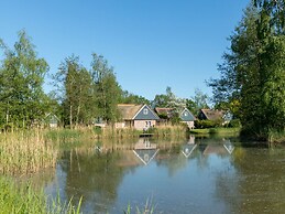 Spacious Thatched Villa With Dishwasher, in a National Park