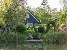 Spacious Thatched Villa With Dishwasher, in a National Park