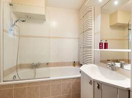 Spacious Thatched Villa With Dishwasher, in a National Park