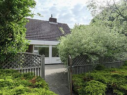 Cozy Holiday Home in Noordwijkerhout near Lake