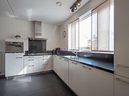 Restyled Villa With 5 Bathrooms, Located in a Green Area