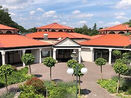 Restyled Villa With 5 Bathrooms, Located in a Green Area