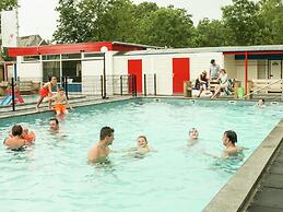 Nice Holiday Home with Sauna & Hot Tub near Wadden Sea