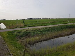 Nice Holiday Home with Sauna & Hot Tub near Wadden Sea