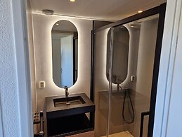 Nice Holiday Home with Sauna & Hot Tub near Wadden Sea