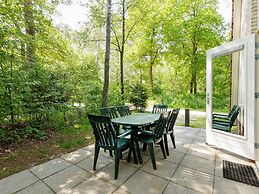 Detached Forest Villa With Dishwasher, Located in De Veluwe