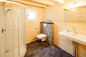 Relaxing Chalet w/ Garden