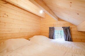 Relaxing Chalet w/ Garden