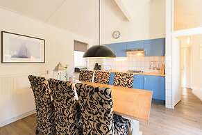 Comfortable Bungalow With Dishwasher, Near the Beach