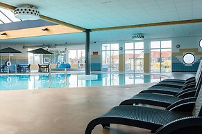 Comfortable Bungalow With Dishwasher, Near the Beach