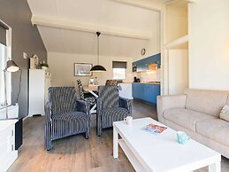 Comfortable Bungalow With Dishwasher, Near the Beach