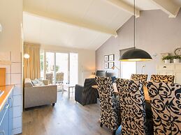 Comfortable Bungalow With Dishwasher, Near the Beach