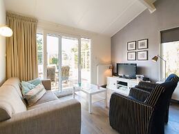 Comfortable Bungalow With Dishwasher, Near the Beach