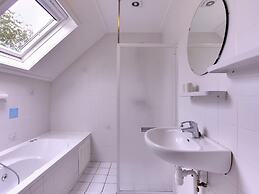 Cozy Holiday Home with Garden near Zwolle