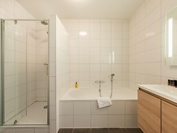 Luxurious Apartment Near the sea