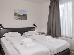 Detached Bungalow, in a Holiday Park Within Walking Distance of the Be