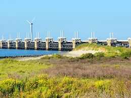 Detached Bungalow, in a Holiday Park Within Walking Distance of the Be