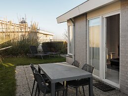 Detached Bungalow, in a Holiday Park Within Walking Distance of the Be