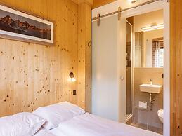 Chalet With Panoramic Sauna