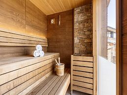 Chalet With Panoramic Sauna
