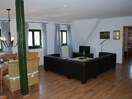 Landhaus mit Schwimmbad in Dargun