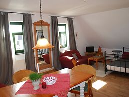 Landhaus mit Schwimmbad in Dargun