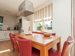 Cozy Holiday Home With a Spacious Garden, Near the Sea