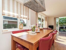 Cozy Holiday Home With a Spacious Garden, Near the Sea