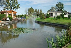 Detached Light Chalet With Dishwasher not far From Hoorn