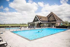 Detached Light Chalet With Dishwasher not far From Hoorn