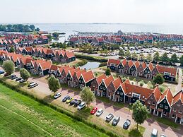 Restyled Apartment on the Markermeer